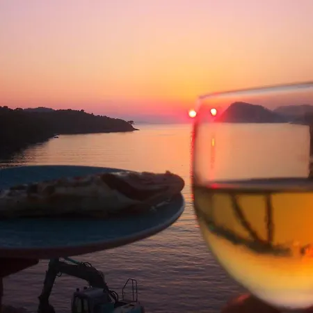 Riva Lastovo